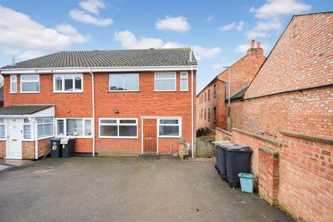 High Street South, Rushden NN10 3 bed semi