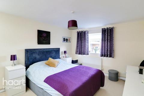 Windsor Court, London 1 bed apartment for sale