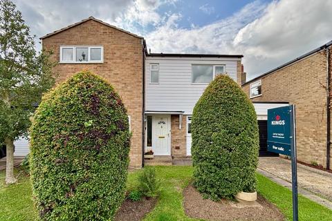 Clarks Lane, Halstead 3 bed link detached house for sale