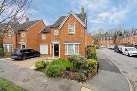 Langstone Ley, Welwyn Garden City 4 bed link detached house for sale