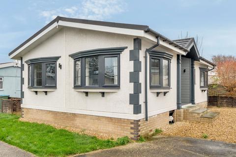 Hook Lane, Chichester PO20 2 bed park home for sale