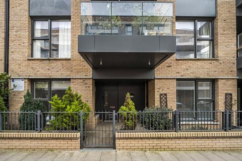 Fairbourne Road, London 2 bed apartment for sale