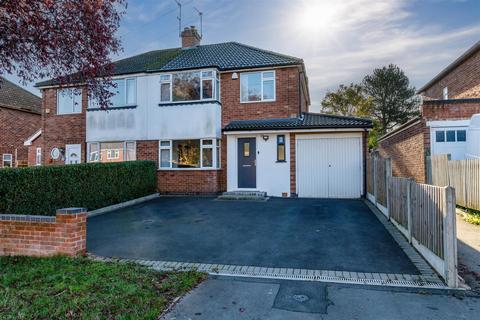Stirling Avenue, Leamington Spa CV32 3 bed semi