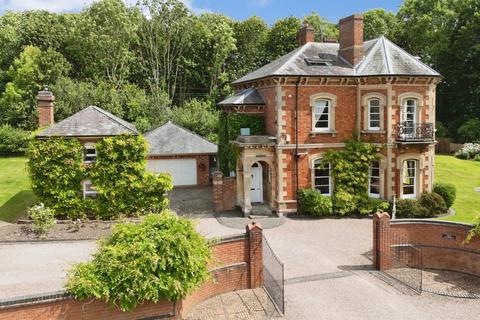 Station Road, Fladbury, Pershore WR10 8 bed house for sale
