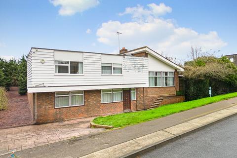 Burnett Park, Harlow CM19 4 bed detached house for sale