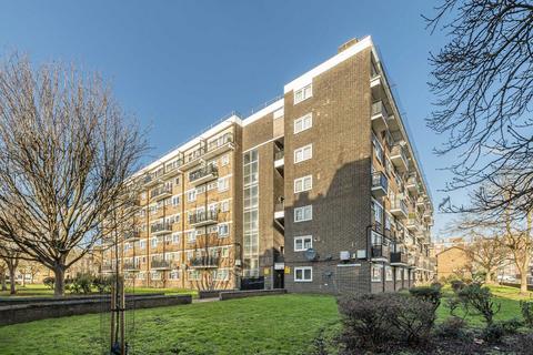 St. Saviours Estate, London SE1 Studio for sale