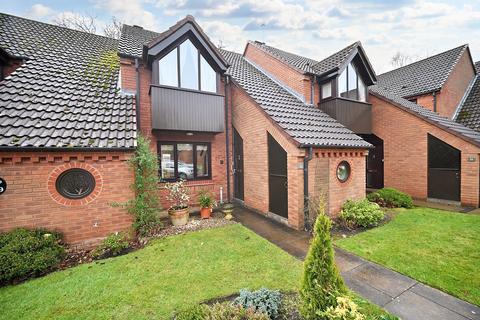 Highgrove, Tettenhall WV6 2 bed cottage for sale