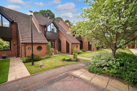 Highgrove, Tettenhall WV6 2 bed cottage for sale
