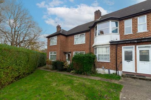 Brook Avenue, Edgware, HA8 2 bed maisonette for sale