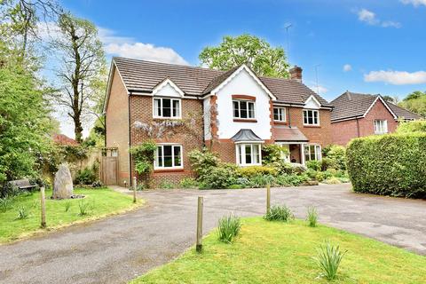 Quarry Gardens, Leatherhead KT22 5 bed detached house for sale