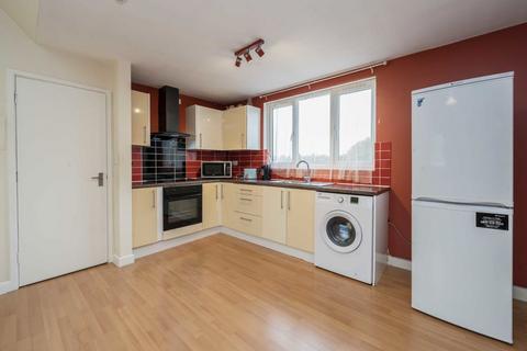 Spur Road, Isleworth TW7 1 bed flat for sale