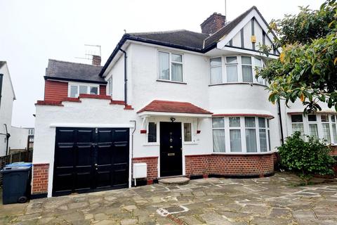 Langside Crescent, Southgate, N14 4 bed semi
