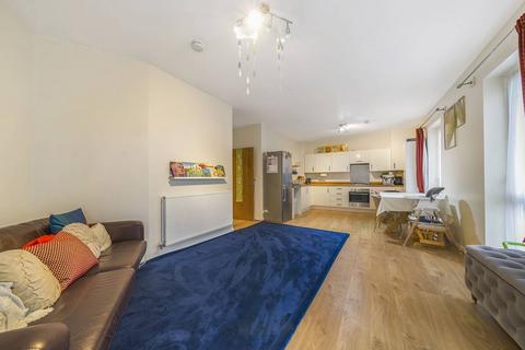 Coxwell Boulevard, Mill Hill, London... 2 bed flat for sale