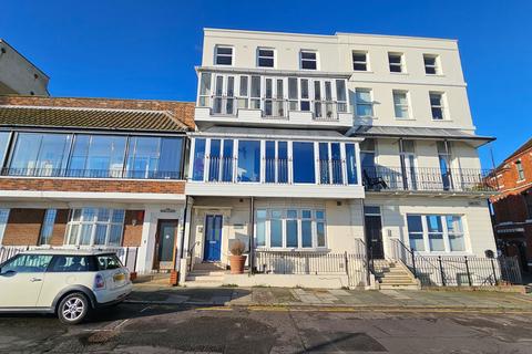 2 Sion Hill, Ramsgate CT11 3 bed flat for sale