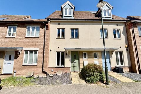 Redwing Avenue, Iwade, Sittingbourne 3 bed townhouse for sale