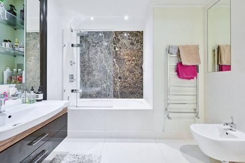 Whitehall Court, St James's, London... 3 bed flat for sale