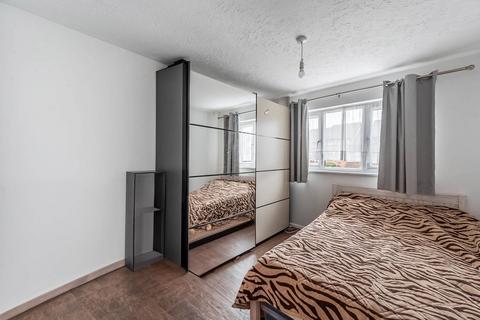 Pavilion Way, Edgware, HA8 1 bed flat for sale