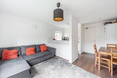 Pavilion Way, Edgware, HA8 1 bed flat for sale