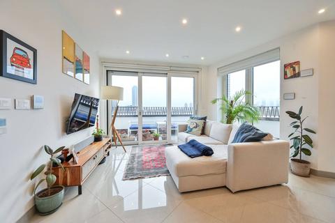St Georges Circus, Southwark, London... 3 bed flat for sale