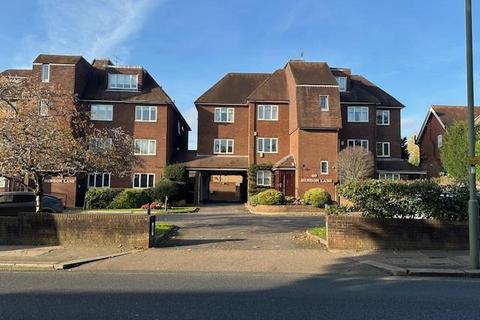 Hendon Lane,  Finchley,  N3 3 bed flat for sale