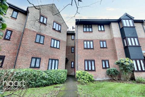 Copperfields, Basildon 1 bed apartment for sale