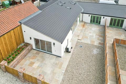 Foxholes, North Yorkshire YO25 3 bed end of terrace house for sale