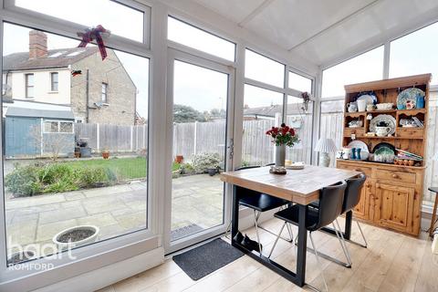 Clydesdale Road, Hornchurch 3 bed semi