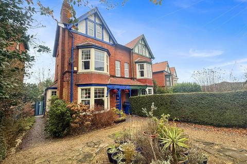 Stepney Road, Scarborough YO12 5 bed semi