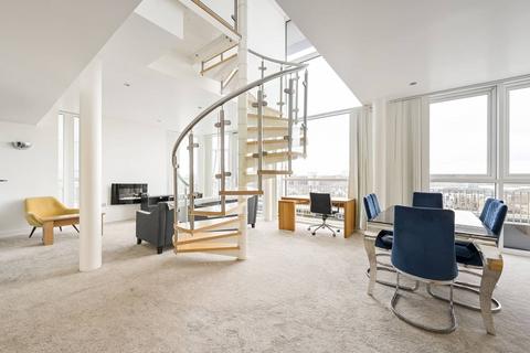 Western Gateway, Royal Docks, London... 2 bed penthouse for sale