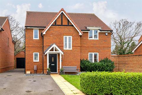 Sword Drive, Fareham PO14 4 bed detached house for sale