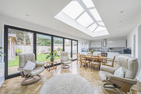 Brook Lane, Sarisbury Green SO31 2 bed detached bungalow for sale
