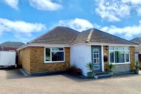 Spashett Road, Lowestoft, Suffolk, NR32 3 bed detached bungalow for sale