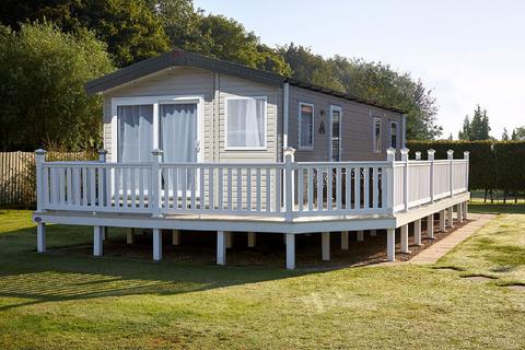 Burnham On Crouch Essex 2 bed static caravan for sale