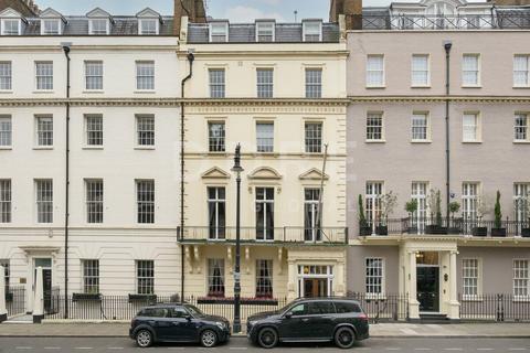 Hill Street, London, W1J 3 bed apartment for sale