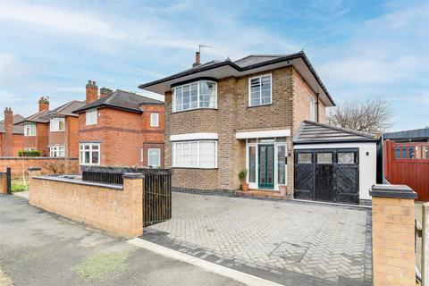 Trowell Grove, Long Eaton NG10 3 bed detached house for sale