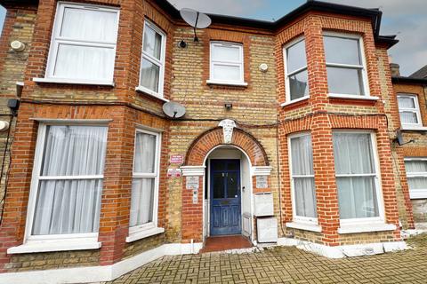 Brownhill Road, Catford, SE6 2 bed flat for sale