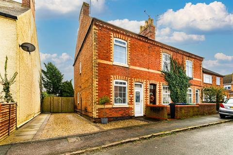 Victoria Street, Fleckney LE8 2 bed end of terrace house for sale