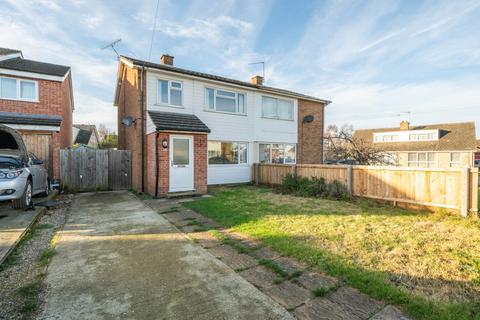 Broomspath Road, Stowupland... 3 bed semi