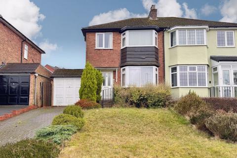 Harcourt Drive, Four Oaks, Sutton... 3 bed semi