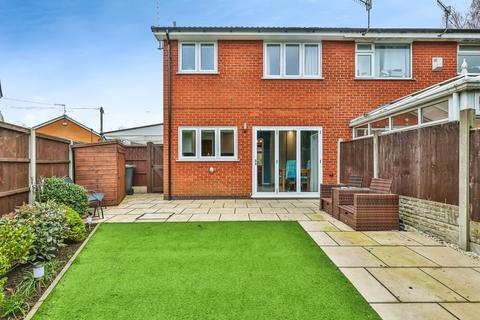 Springfield Gardens, Derbyshire DE7 3 bed semi