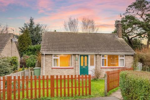 West Street, Grantham NG32 2 bed detached bungalow for sale