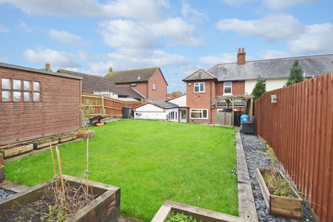 Manor Farm Road, Raunds 4 bed end of terrace house for sale