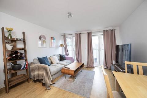 New Road, Whitechapel, London, E1 2 bed flat for sale
