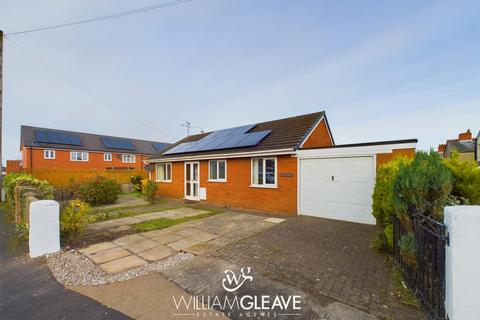 Maes Y Wennol, Holywell CH8 2 bed bungalow for sale