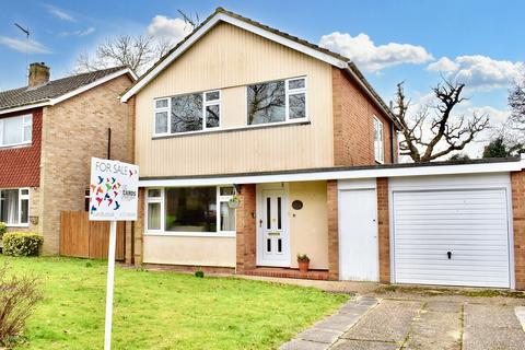 Rosedale, Ashtead KT21 3 bed link detached house for sale