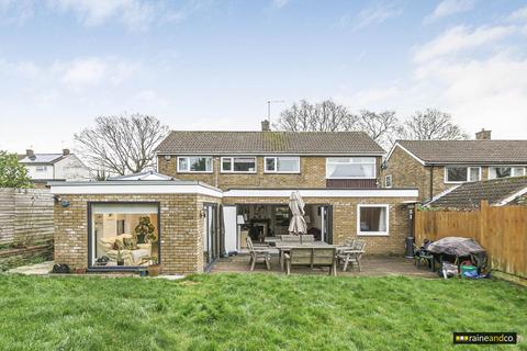 Elm Drive, Hatfield 5 bed detached house for sale