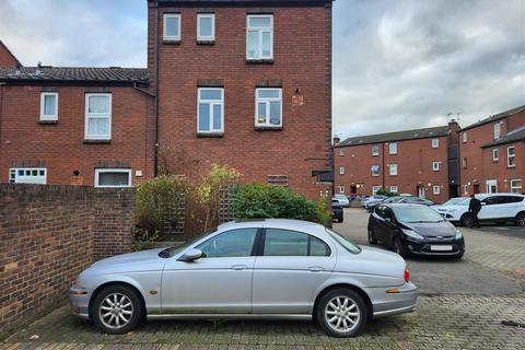 Northwood Place, Erith 2 bed maisonette for sale