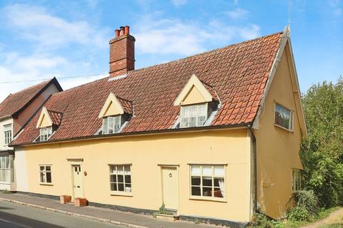 The Street, Bury St Edmunds IP31 3 bed semi