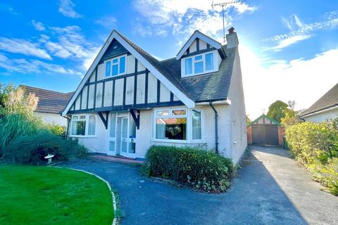 Knightscroft Avenue, Rustington 3 bed detached house for sale