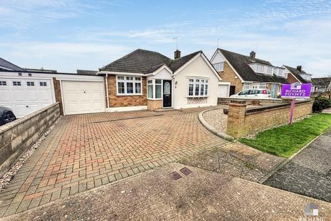 Canvey Island SS8 2 bed detached bungalow for sale